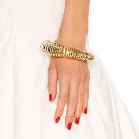 Jacquemus Gold Cuff Bracelet - Picture 3 of 6